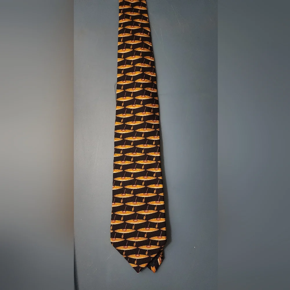 Gucci‎ Black and Gold Geometric 100 % Silk Tie